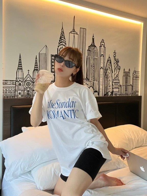 THE SUNDAY ROMANTIC TEE WHITE